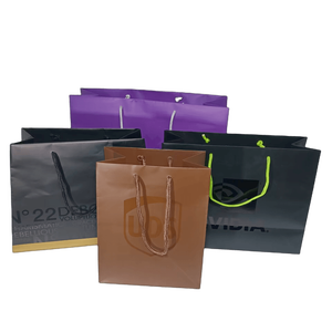 Bolsa de papel para regalo de cumpleaños, logotipo personalizado, color negro mate, ecológico, <span class=keywords><strong>2022</strong></span> - Product Image 5