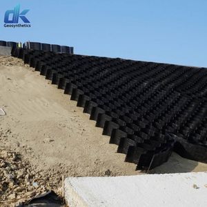 Géocellule <span class=keywords><strong>de</strong></span> stationnement flexible et extensible en HDPE noir pour la protection des racines d'arbres et la stabilisation du <span class=keywords><strong>gravier</strong></span> des parkings - Product Image 4