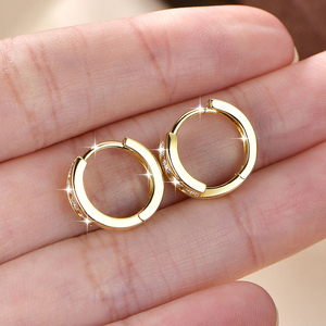 Boucles d'oreilles créoles tendance et brillantes de style minimaliste, avec motif géométrique Virtuous Cycle et moissanite de 2,5 mm, pour femme - Product Image 2