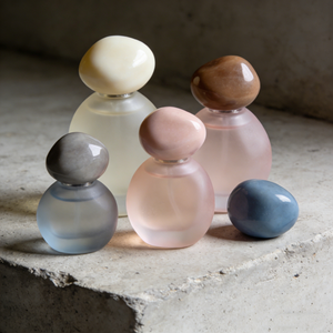 Colección de Perfumes de Lujo para Mujer |   Aromas Florales y Frutales Elegantes |   Eau de Parfum de 50 ml y 100 ml para Regalo y Venta al por Menor - Product Image 1