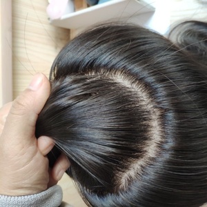 Produttore di Topper <span class=keywords><strong>per</strong></span> Capelli con Base in Seta di Qualità Remy da Capelli Umani Vergini Europei, Infoltitore con Base Superiore in Seta Colore Naturale Vergine - Product Image 1