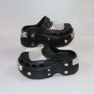 Sandales plates à rivets anti-loup <span class=keywords><strong>Paris</strong></span> Cave pour femmes, sandales d'été à semelle épaisse augmentant la taille, pantoufles de plage - Product Image 1