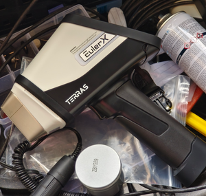 เครื่องวิเคราะห์โลหะแบบพกพา Terras 900 XRF พร้อมจอ LCD ขนาด 5 นิ้ว ความละเอียด 720P รองรับ WiFi/USB หน่วยความจำ 32GB ดีไซน์น้ำหนักเบาเพียง 1.5 กก. สำหรับการวิเคราะห์โลหะด้วย XRF - Product Image 1