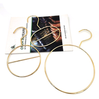 Nouveauté, cintre d'écharpe en métal multifonction personnalisé, populaire à un niveau pour ceinture à nouer Hijab carrée et ronde pour le salon
