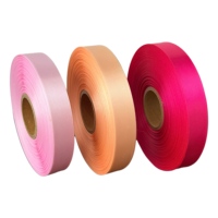 Étiquettes en satin polyester de couleur personnalisée au toucher doux Rouleau d'étiquettes textiles de haute qualité Lavables