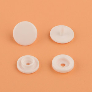 Botones de China Ventas directas de fábrica 12mm Botones de presión rápida 1211 Plástico T5 Sujetador de plástico 4 piezas Botones Uso de ropa - Product Image 6