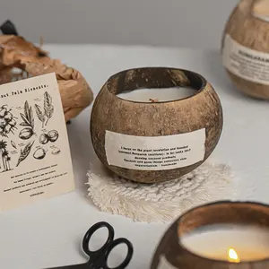 새로운 디자인 인기있는 발렌타인 천연 코코넛 쉘 그릇 양초 나무 심지 맞춤형 로고와 콩 왁스 코코넛 양초