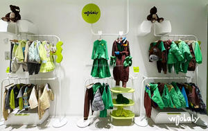 Juego Completo de Muebles Personalizados para Tienda de Bebés, Estantes de Exhibición de Ropa <span class=keywords><strong>Infantil</strong></span> con Temática Verde y Blanca, con Iluminación LED - Product Image 3