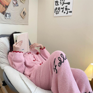 Pijamas de Terciopelo para Mujer, Otoño e Invierno, Cárdigan Grueso, Diseño Japonés, Conjunto de Letras Peludas - Product Image 5