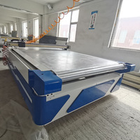 Machine de découpe laser automatique pour la fabrication de chaussures, vente chaude, fabrication industrielle, prise en charge de l'IA, refroidissement par eau, 4 axes, haute sécurité, compatible avec le caoutchouc