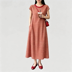 Robe plissée à carreaux vichy pour femme, col contrastant, coupe ample, longueur midi, style Miyake, directement de l'usine, collection été 2026 - Product Image 2