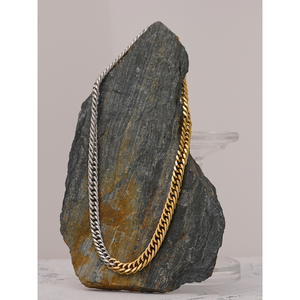 Collar JINYOU 691 con Textura Metálica Minimalista, Chapado en PVD de 18K, Cadena de Acero Inoxidable 316L - Product Image 6