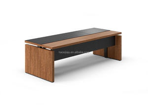 Nordico semplice noce nero elettrico tavolo di sollevamento moderno Designer in legno massello con funzione di raffreddamento per uso ufficio - Product Image 2