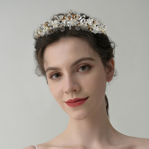 Huanxing diseño original <span class=keywords><strong>de</strong></span> corona nupcial flor barroca rhinestone perla diadema oro boda tocado - Product Image 1
