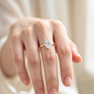 <span class=keywords><strong>Anello</strong></span> <span class=keywords><strong>di</strong></span> <span class=keywords><strong>fidanzamento</strong></span> <span class=keywords><strong>solitario</strong></span> classico a quattro griffe con diamante ovale da laboratorio da 1, 2 o 3 carati in oro massiccio 9k, 14k, 18k, regalo per donna - Product Image 3