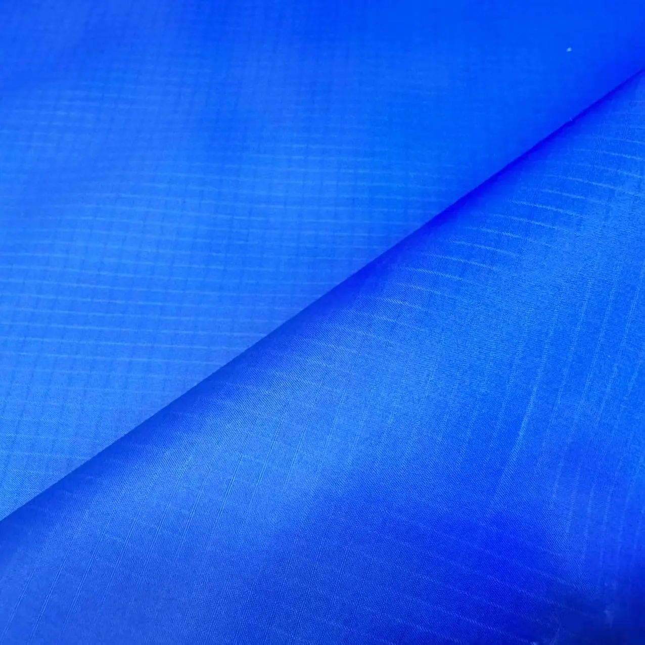 פוליאסטר ריפסטופ טפטה עמיד למים ממוחזר בהתאמה אישית 100 פוליאסטר לבגדי ספורט
