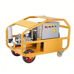 Machine de nettoyage à haute pression par hydrojet, personnalisable pour le nettoyage des surfaces industrielles - Product Image 1