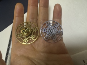 Broche amulette hexagramme <span class=keywords><strong>de</strong></span> l'archange Métablète en acier inoxydable, découpe laser géométrique, finition polie, motif filigrané, Yiwu Aceon - Product Image 5