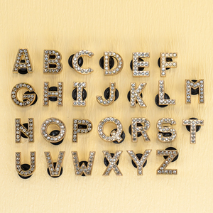 Popular Nova Tendência Alfabeto Metal Encantos Acessório De Luxo Personalizado Metal Aglets Tampo Charme Carta Atacado Animal Sapato Charme Em Massa - Product Image 2