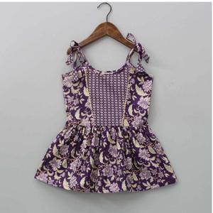 Ensemble d'élégance pour filles : Kurta imprimé et dhoti à bretelles spaghetti, en matériaux recyclés extensibles – Tenue moderne, quotidienne, traditionnelle ou de fête - Product Image 1