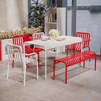 Ensemble de table et de chaises de salle à manger en fer moderne pour hôtel et usage domestique, design durable résistant aux intempéries