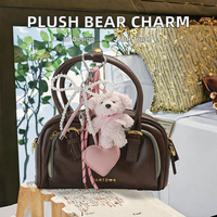 Porte-clés chic en forme de cœur en cuir avec mini ours en peluche de luxe et pendentif animal, accessoire de sac pour femme avec corde tressée douce