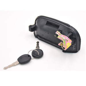 Poignée de porte avant droite Volkswagen 701837206 avec 2 clés, pièce de rechange en plastique - Product Image 2