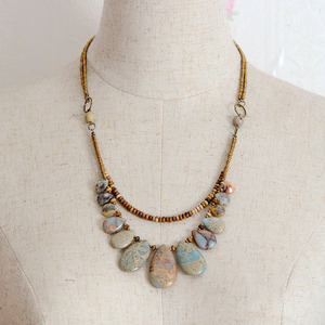 Collar con Colgante de Piedra Natural Turquesa, Joyería Unisex Hecha a Mano, Accesorio de Moda - Product Image 4