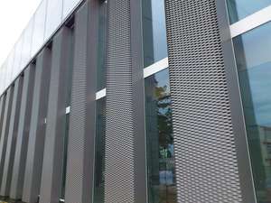Panneau mural en aluminium moderne anodisé anti-corrosion pour revêtement extérieur de bâtiment, taille personnalisable - Product Image 1