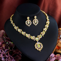 Ensemble de bijoux glamour super luxueux plaqué or avec zircon cubique jaune olive pour femmes, idéal pour les fiançailles, les mariages, les banquets et les soirées