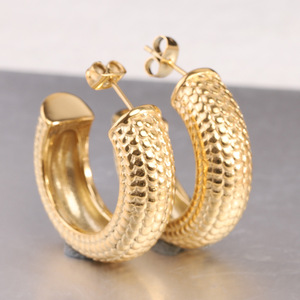 <b>Huggie</b> Earrings C-Shaped Chunky Fish Scale Design Gold <b>Silver</b> Stainless Steel For Women Fashion Jewelry - Product Image 4