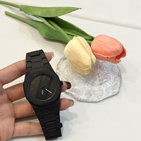 Fabricant de montres personnalisées, montre de luxe en plastique pour hommes, cadran avec chiffres arabes, logo