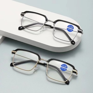 <span class=keywords><strong>Gafas</strong></span> de lectura fotocromáticas con <span class=keywords><strong>montura</strong></span> cuadrada antiluz azul para hombre con logotipo personalizado 2025, <span class=keywords><strong>gafas</strong></span> de fototropía de decoloración sólida a la moda - Product Image 1
