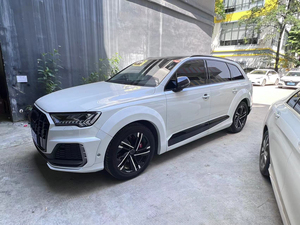 ชุดแต่งคาร์บอนไฟเบอร์สำหรับ Audi Q7 รุ่นใหม่ พร้อมลิ้นหน้า สเกิร์ตข้าง ดิฟฟิวเซอร์ สปอยเลอร์ ซุ้มล้อ เพื่อการอัพเกรดอย่างมีสไตล์ - Product Image 6