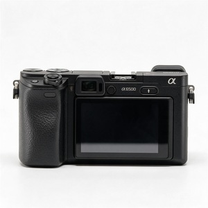 Cámara sin Espejo Usada A6500 24MP APS-C con Estabilización de 5 Ejes, Video <span class=keywords><strong>4K</strong></span>, 425 AF, 11fps, Ranura Dual, Pro WiFi, NFC, EVF para Lentes de Montura E - Product Image 2