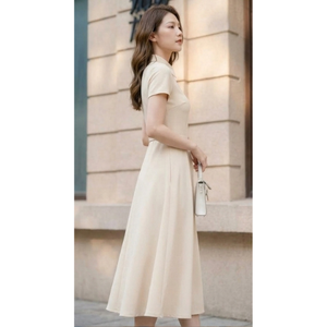 Robe Midi Élégante Femme Col Mandarin Manches Courtes Boutonnée Devant Jupe Évasée Oversize Écologique pour Bureau – Vente en Gros - Product Image 1