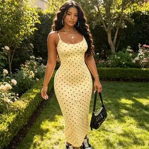 Elegante <span class=keywords><strong>Abito</strong></span> <span class=keywords><strong>Midi</strong></span> <span class=keywords><strong>Giallo</strong></span> a Pois con Spalline Sottili e Scollo a U per Donna, Estivo, Casual, da Spiaggia, per Feste, Personalizzabile, Vendita all'Ingrosso - Product Image 1