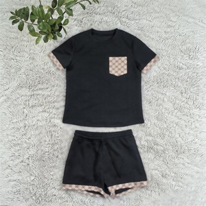 Nouvel ensemble décontracté 2 pièces pour femme, t-shirt jacquard 3D avec logo et short cycliste, imprimé de créateur, collection été 2025, vente chaude - Product Image 6