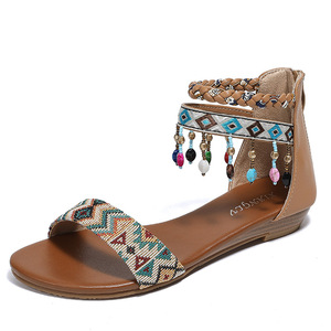 Sandales compensées confortables d'été pour femme, style bohème, à talon bas, ornées de strass et de perles, à bout ouvert, avec bride cheville et talon compensé - Product Image 1