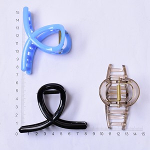 Women's Unique 8cm Acrylic Shark <strong>Design</strong> Hair Claw Clips Customizable Simple Sweet Decorative Hair Accessories <strong>Made</strong> <strong>Acetate</strong> - Product Image 3