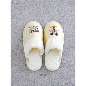 Zapatillas de casa con estampado de amigos 230 ~ 240 mm con cabello y escena de conversación en la sala de estar - Product Image 1