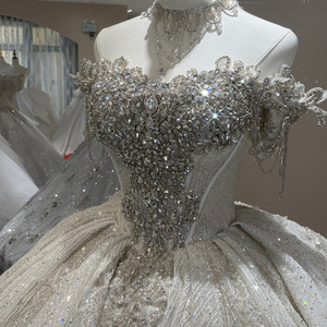 Vestido de Novia de Tul con Cuentas de Cristal y Lentejuelas, Modelo Wx386, Color Marfil, con Apliques de Encaje Plateado, Estilo Moderno con Escote Corazón - Product Image 2