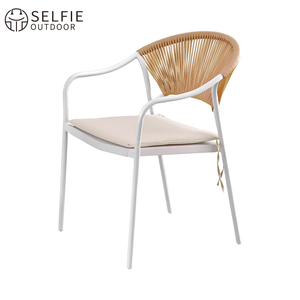 Silla de Comedor Moderna de Ratán Impermeable para Exteriores, Apilable, Ligera y Duradera, para Hoteles, Restaurantes, Cafeterías, Escuelas, Parques y Villas - Product Image 1