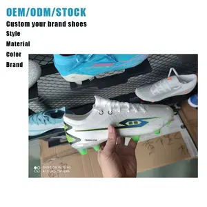Fútbol Deportes Hombres de moda Zapatos sostenibles importados de China Botas de fútbol Industrial en zapatillas de deporte