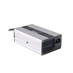 Cargador de Scooter de 500W, 24V-72V, 4A-10A Ajustable, con Protección OTP y OVP, para Bicicleta y Motocicleta - Product Image 3