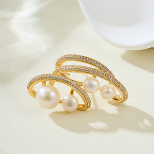 Fashion Brooch Women's Star Shape Freshwater Pearl Zircon Micro Inlay Geometric Openwork Party Jewelry Zinc Alloy XC07458 - Product Image 1