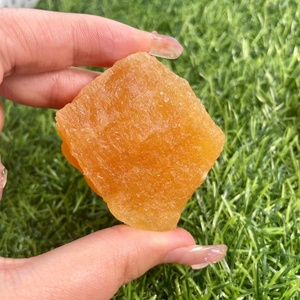 Pietre curative di calcite gialla ruvida di alta qualità naturale all'ingrosso <span class=keywords><strong>pietra</strong></span> grezza di calcite per la decorazione - Product Image 4