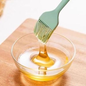 Brosse de barbecue en silicone résistante aux hautes températures, intégrée, pour sauces et assaisonnements, pour usage extérieur et cuisson, emballée - Product Image 4