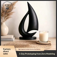 Décoration d'intérieur abstraite en forme de voilier, statue nautique minimaliste, figurine de voilier noir et blanc pour la présentation sur table, décoration de salon