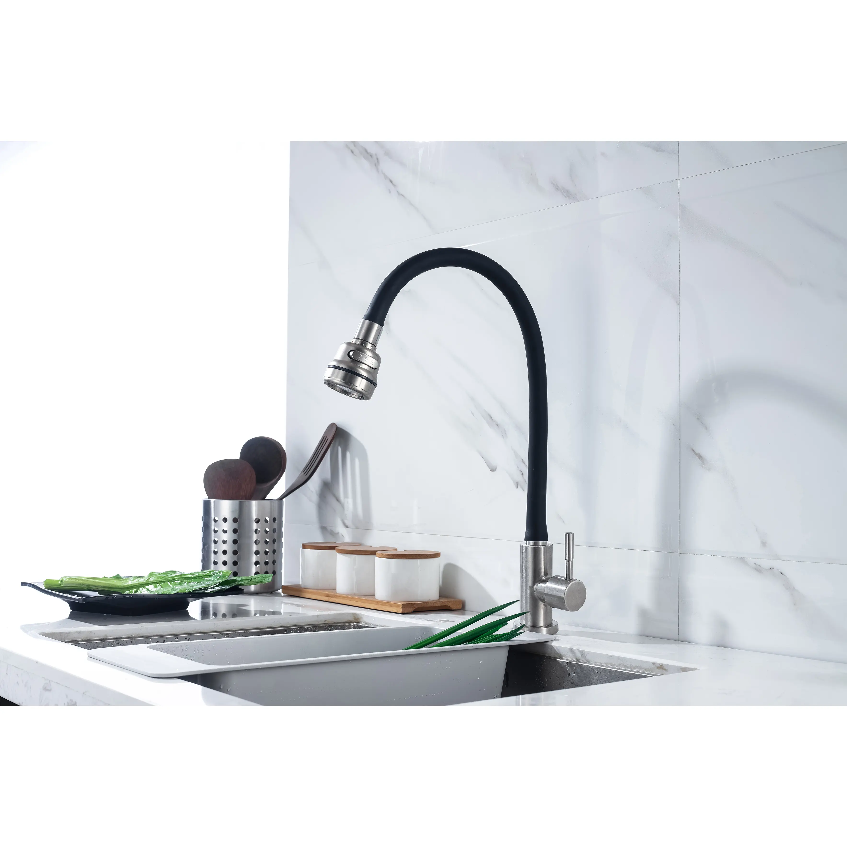 Col flexible coloré toutes directions tournant en acier inoxydable 304 robinet froid simple robinet de cuisine noir